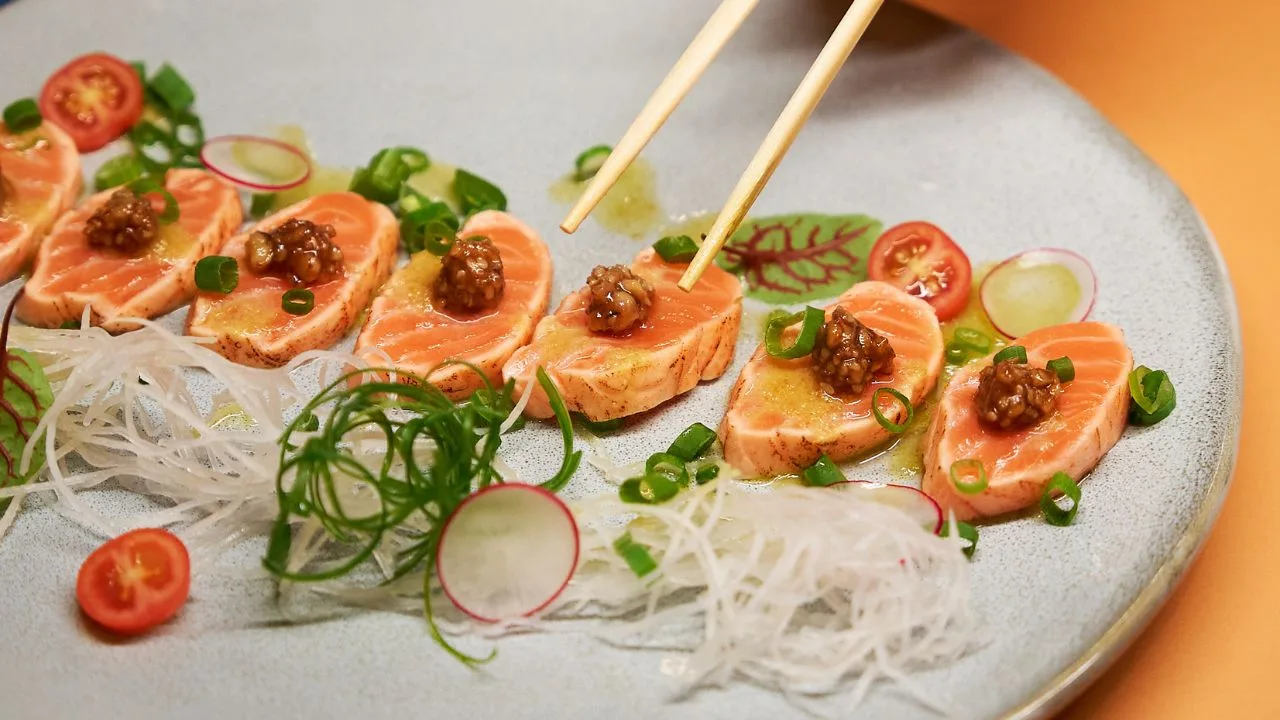Sushi a sashimi – czym się różnią?