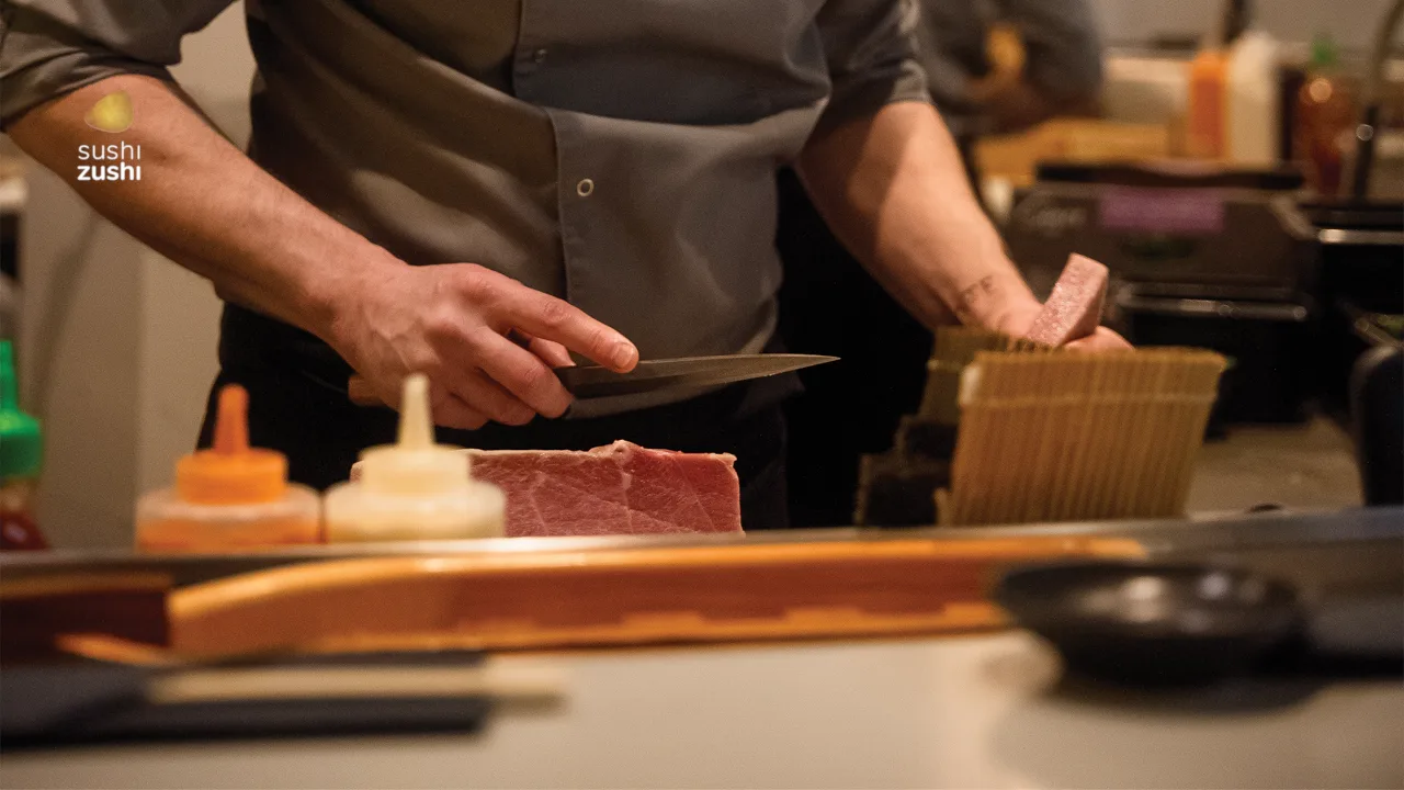 Jak prawidłowo pokroić ryby do sushi?
